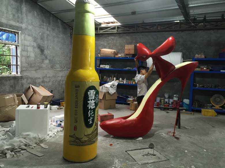 泡沫赢博体育官方平台_赢博(中国)
高跟鞋酒瓶